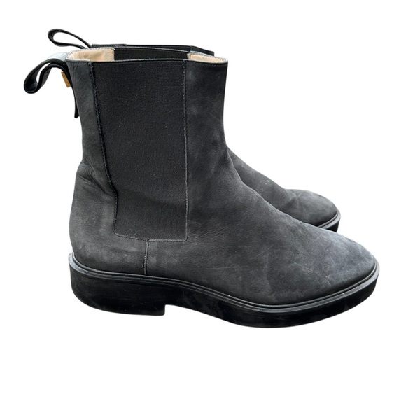 Stuart Weitzman pull on black suede Boots size 8.5 - Picture 2 of 7